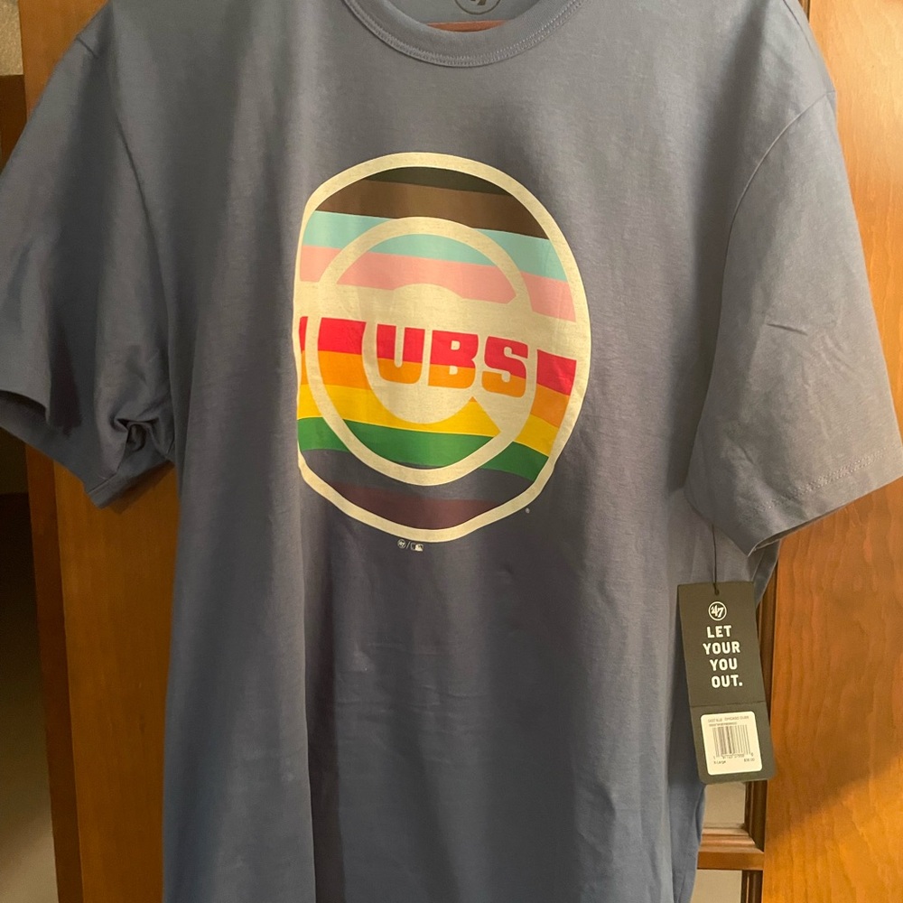 NWTs 47 brand Chicago Cubs Pride T-Shirt
